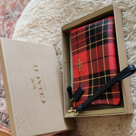 NWT IOB Coach Red Plaid Leather Wristlet Wallet β€οΈπ€ππ - Picture 13 of 16